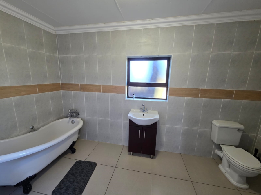 38 Bedroom Property for Sale in Paul Roux Free State